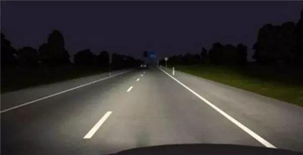 老司机都不知道的夜间驾车技巧，你知道吗？