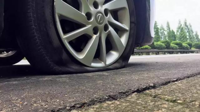 高速爆胎死亡率100%？