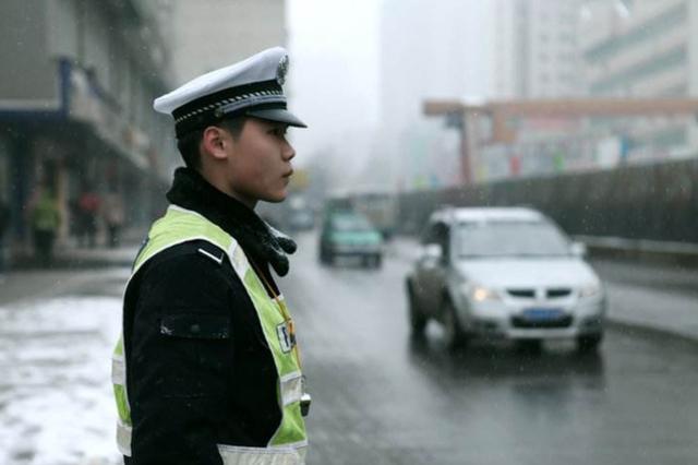 交警提示：开车最忌讳3大操作，第二个让很多人丢了命，你也有！